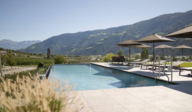 Das 4-Sterne-Superior-Hotel mit Infinity Pool im Vinschgau
