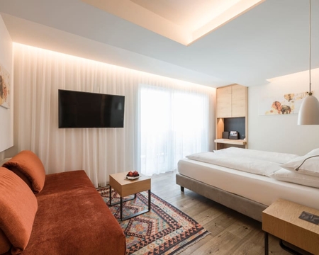 Schönes Doppelzimmer, Südtirol im DolceVita Resort Doppelzimmer Blumenwiese